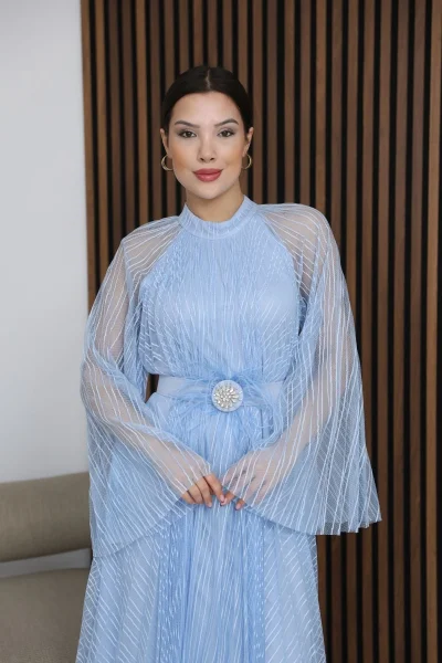 Pilise Detaylı Kemerli Rahat Form Tül Elbise 2305-Bebe Mavisi