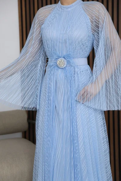 Pilise Detaylı Kemerli Rahat Form Tül Elbise 2305-Bebe Mavisi