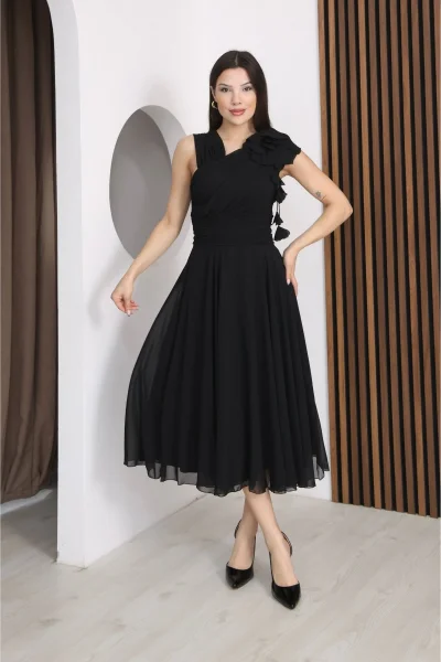 Asimetrik Yaka Çiçek Detaylı Büzgülü Şifon Midi Elbise 2384-Siyah