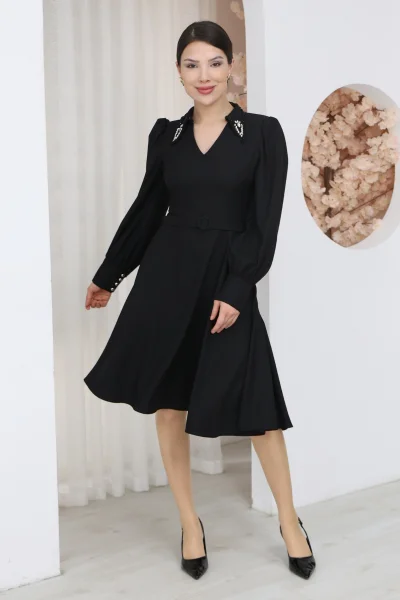 Nursel Ergin Yaka İşlemeli Asimetrik Kesim Elbise 6080-Siyah