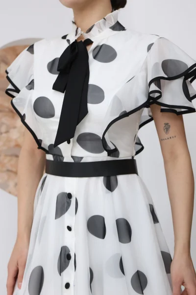 Nursel Ergin Düğme ve Bağlama Detaylı Puantiyeli Elbise 6081-Beyaz