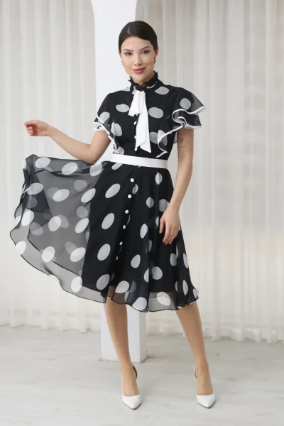 Nursel Ergin Düğme ve Bağlama Detaylı Puantiyeli Elbise 6081-Siyah