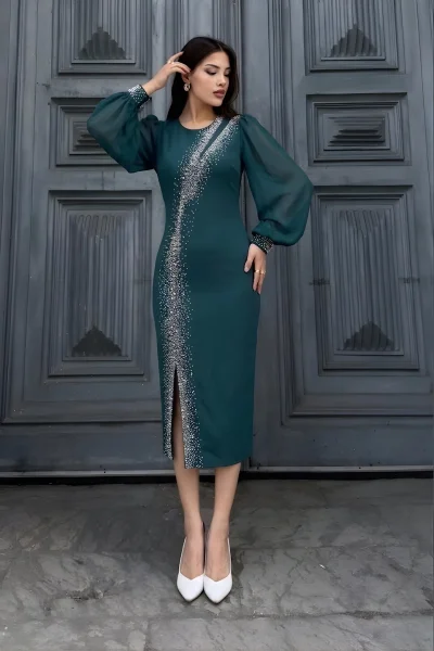 Yaka Detaylı Taş ve İnci Süslemeli Abiye Elbise 2204-Yeşil