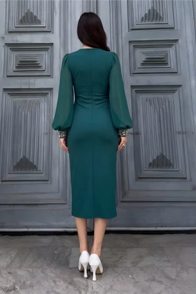 Yaka Detaylı Taş ve İnci Süslemeli Abiye Elbise 2204-Yeşil