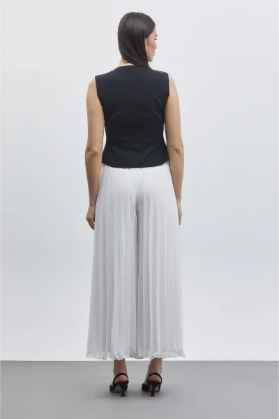 Düğme Detaylı Yelek ve Piliseli Pantolon İkili Takım 6088-Siyah/Beyaz