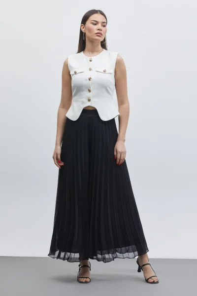 Düğme Detaylı Yelek ve Piliseli Pantolon İkili Takım 6088-Beyaz/Siyah