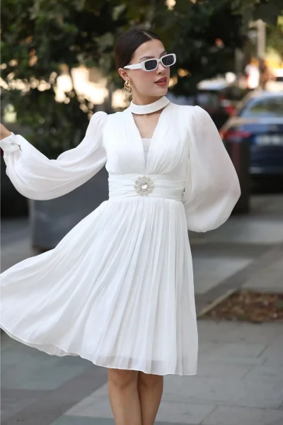 Aksesuar Detaylı Diz Boyu Abiye Elbise 2352-Beyaz