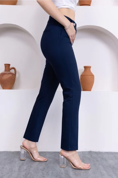 Cep Detaylı Bilek Boy Kadın Kumaş Pantolon 3144-Lacivert