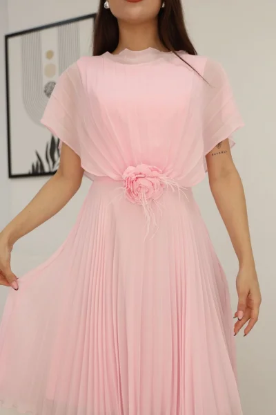 Çiçek Detaylı Piliseli Elbise 2378-Pudra