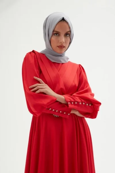 Göğüs Detaylı Saten Elbise 696-Kırmızı