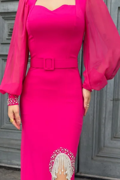 Kalp Yaka İnci ve Zincir Süslemeli Kemerli Abiye Elbise 2238-Fuşya