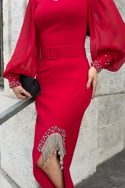 Kalp Yaka İnci ve Zincir Süslemeli Kemerli Abiye Elbise 2238-Kırmızı