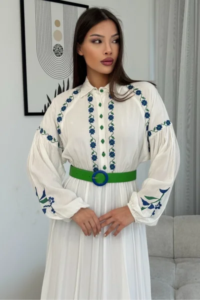 Nakış Ve Kemer Detaylı Pamuk Tesettür Elbise 747-Beyaz/Yeşil