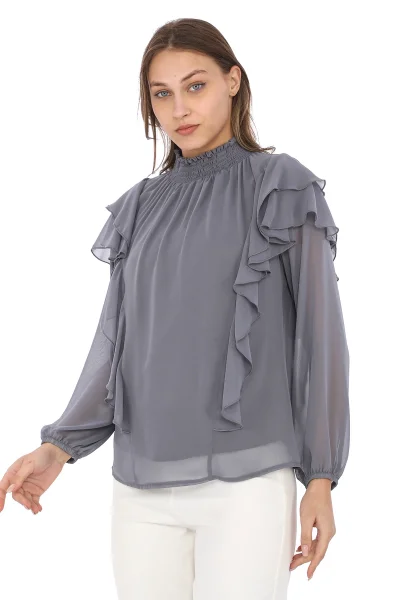 Omuz Fırfırlı Yaka Gipeli Şifon Bluz 6001-Açık Gri