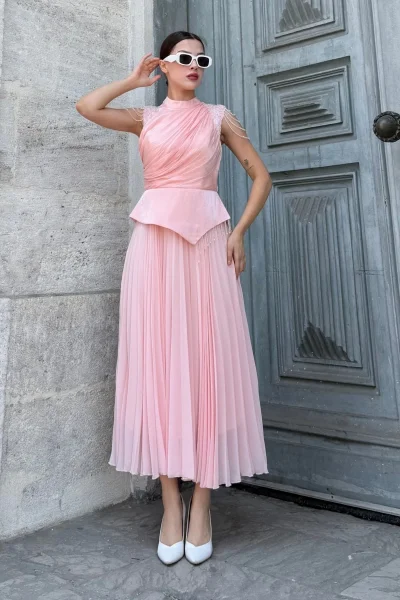 Omuz İşlemeli Pliseli Abiye Elbise 2385-Pudra