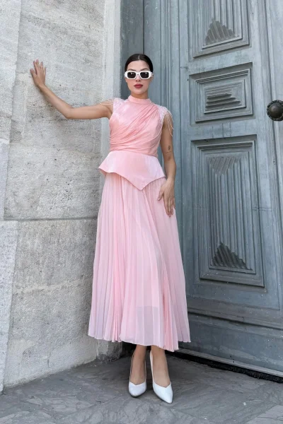 Omuz İşlemeli Pliseli Abiye Elbise 2385-Pudra