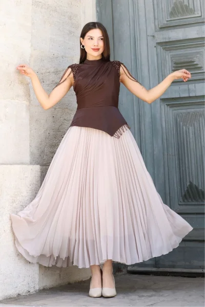 Omuz İşlemeli Pliseli Abiye Elbise 2385-Kahverengi/Bej