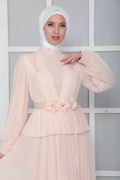 Omuz Ve Kemer Detaylı Pliseli Tesettür Abiye Elbise 816-Pudra