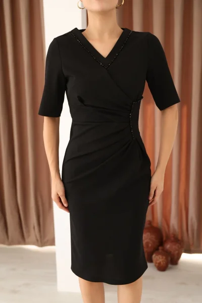 V Yaka Boncuk ve Pile Detaylı Midi Elbise 6046-Siyah
