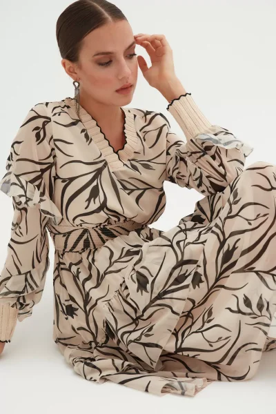 V Yaka Eteği Büzgülü Elbise 1779-Bej