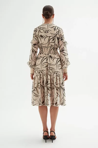 V Yaka Eteği Büzgülü Elbise 1779-Bej