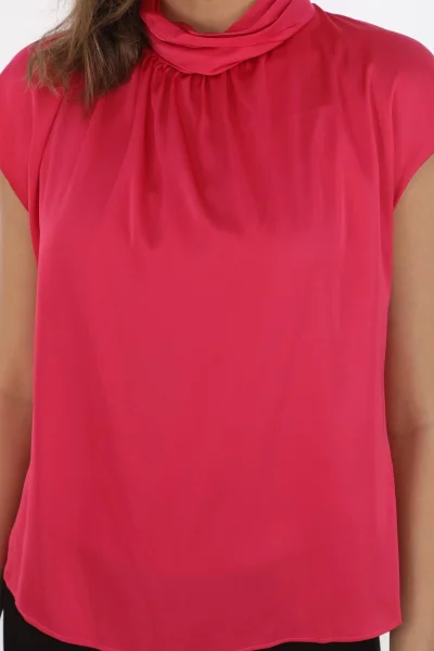 Yaka Drape Detaylı Saten Bluz 01-Fuşya