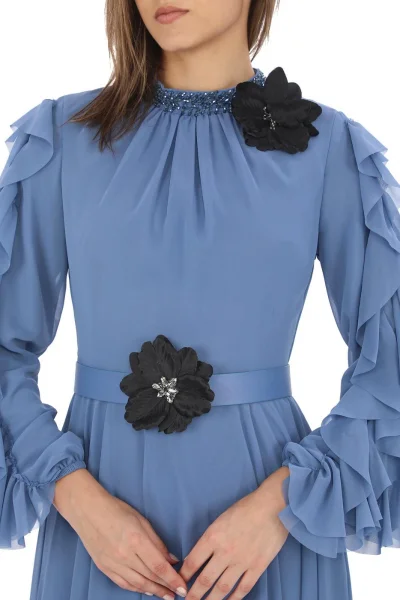 Yaka İşlemeli Kol Fırfırlı Taşlı Çiçek Detaylı Elbise 2708-İndigo