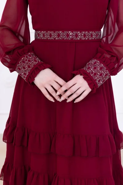 Yaka İşlemeli Taşlı Kol ve Kemer Detaylı Kat Kat Abiye Elbise 2756-Bordo