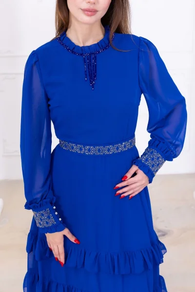 Yaka İşlemeli Taşlı Kol ve Kemer Detaylı Kat Kat Abiye Elbise 2756-Saks