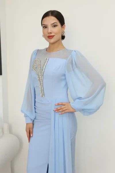 Yakası Tül Bel Detaylı Pile ve Yırtmaçlı Abiye Elbise 2313-Bebe Mavisi