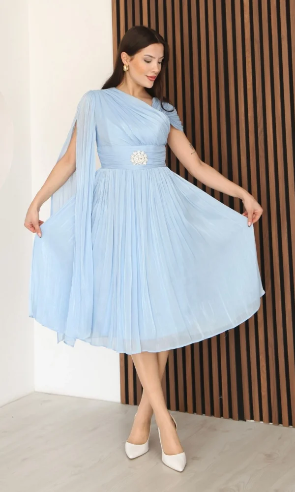 Asimetrik Yaka Büzgü Detaylı Pelerinli Midi Abiye Elbise 2353-Bebe Mavisi