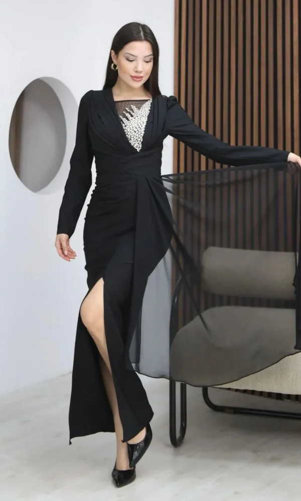 Taş İşlemeli ve Pile Detaylı Pelerinli Abiye Elbise 2312-Siyah