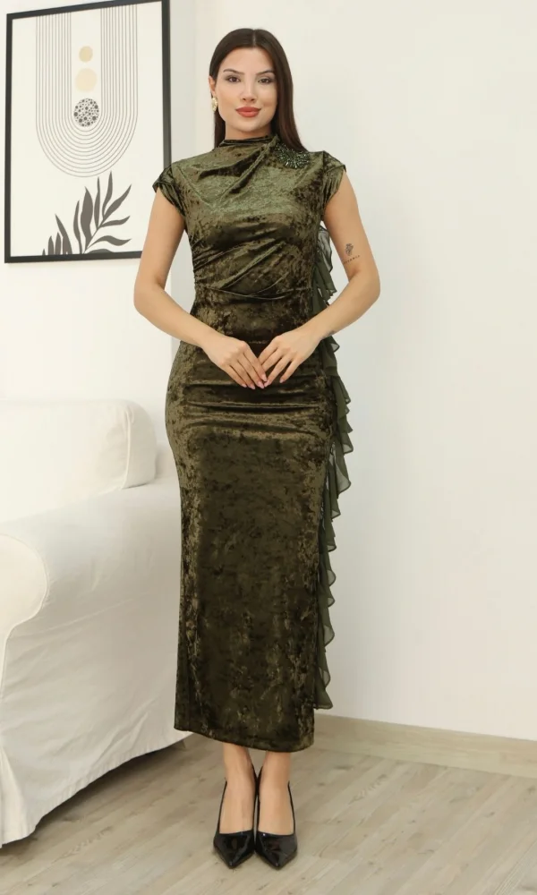 Çiçek Broşlu Fırfır Detaylı Kadife Abiye Elbise 6062-Haki