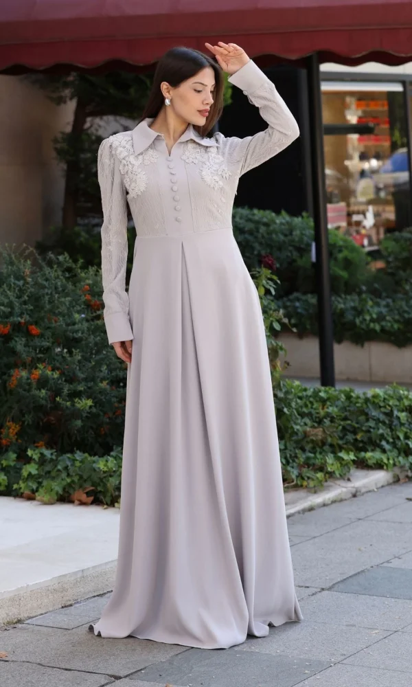 Gömlek Yaka Dantel İşleme ve Kaplamalı Kemerli Abiye Elbise 2764-Taş