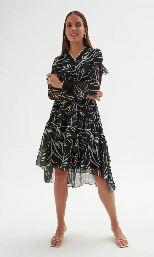 V Yaka Eteği Büzgülü Elbise 1779-Siyah/Beyaz