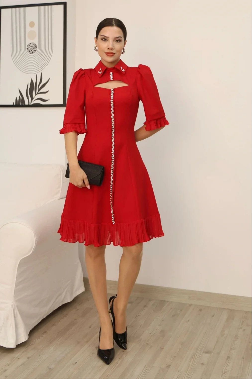 Göğüs Dekolteli El İşlemeli Gömlek Yaka Elbise 2310-Kırmızı