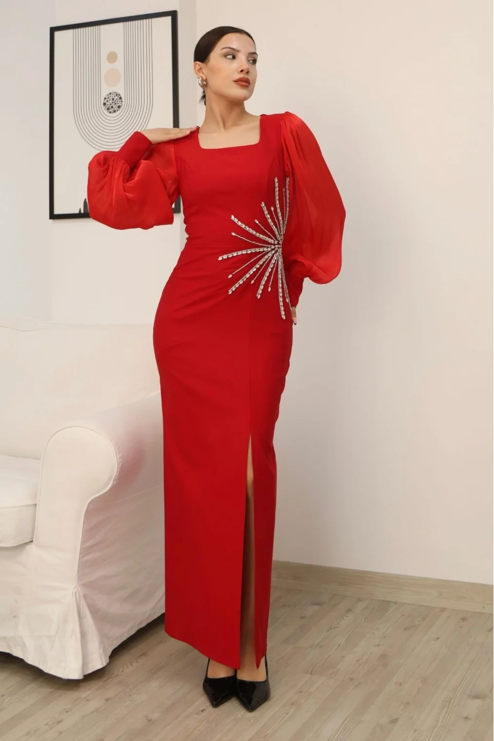 Taş Süslemeli Kare Yaka Balon Kol Yırtmaçlı Abiye Elbise 2345-Kırmızı