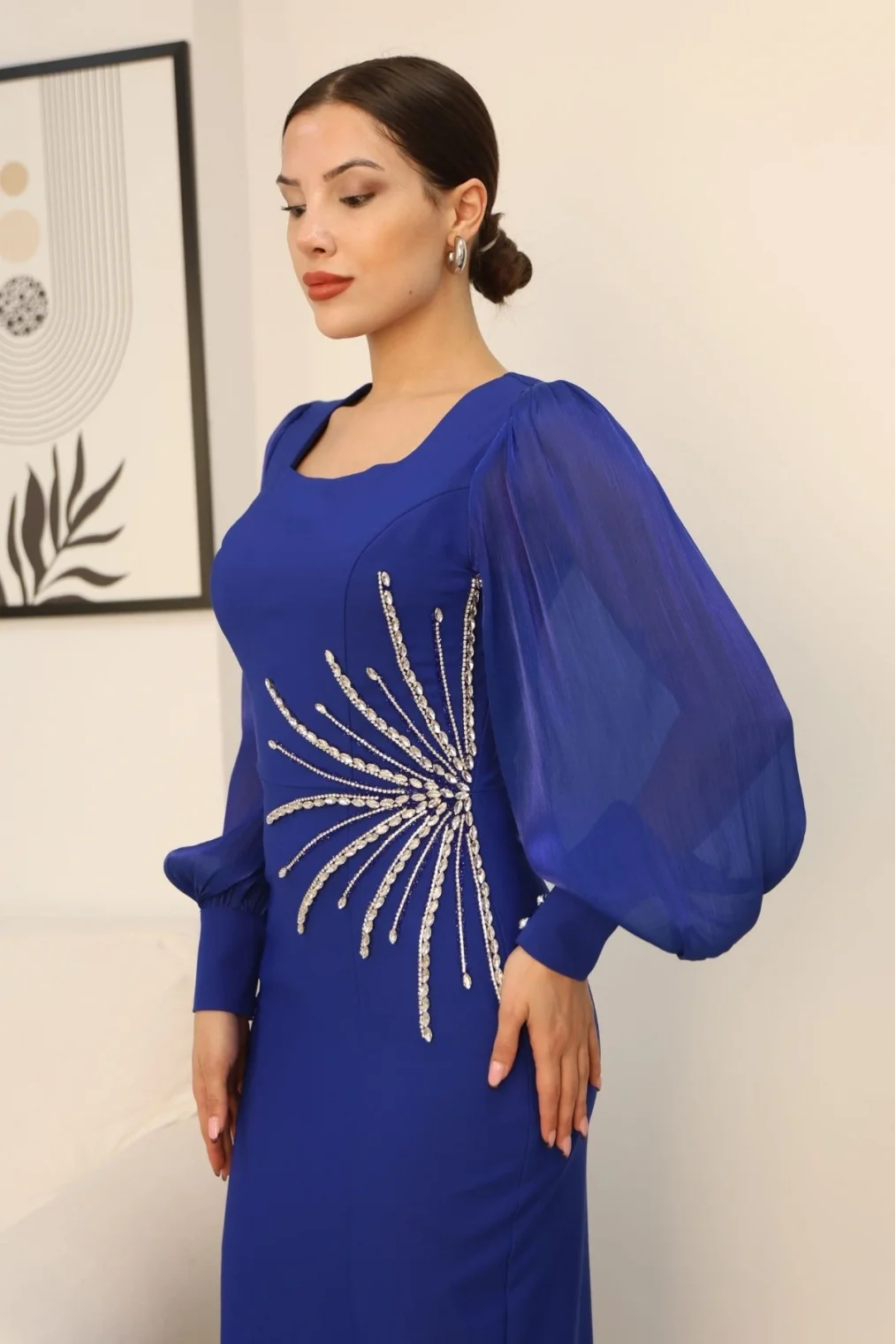 Taş Süslemeli Kare Yaka Balon Kol Yırtmaçlı Abiye Elbise 2345-Saks