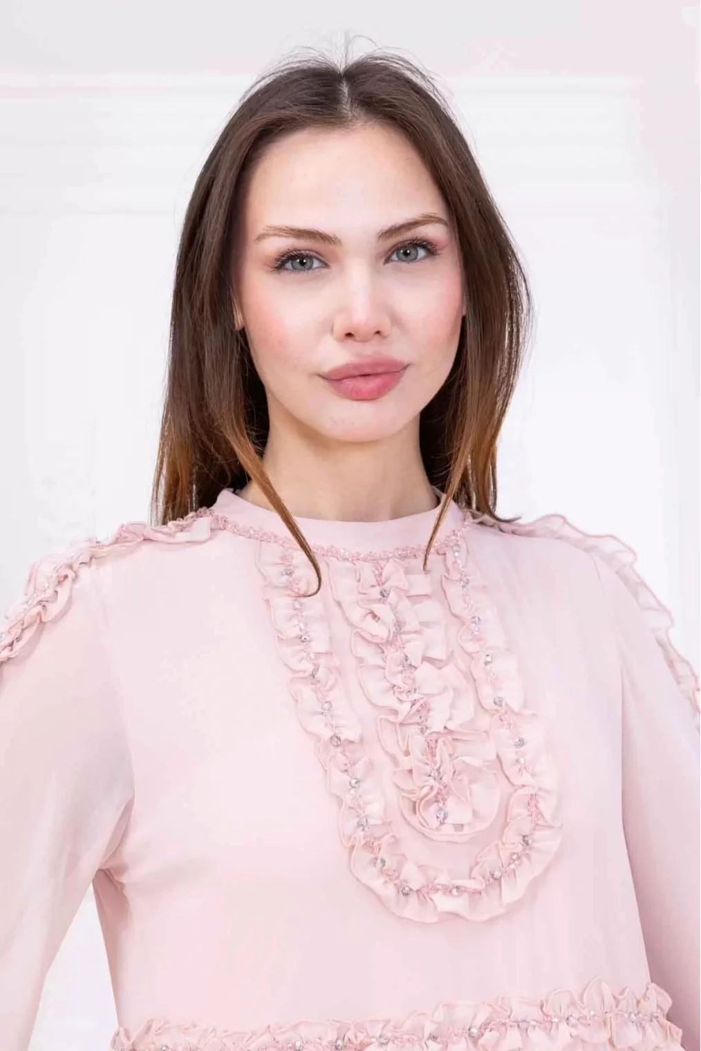 Fırfır Detaylı Boncuk İşlemeli Şifon Abiye 2730-Pudra