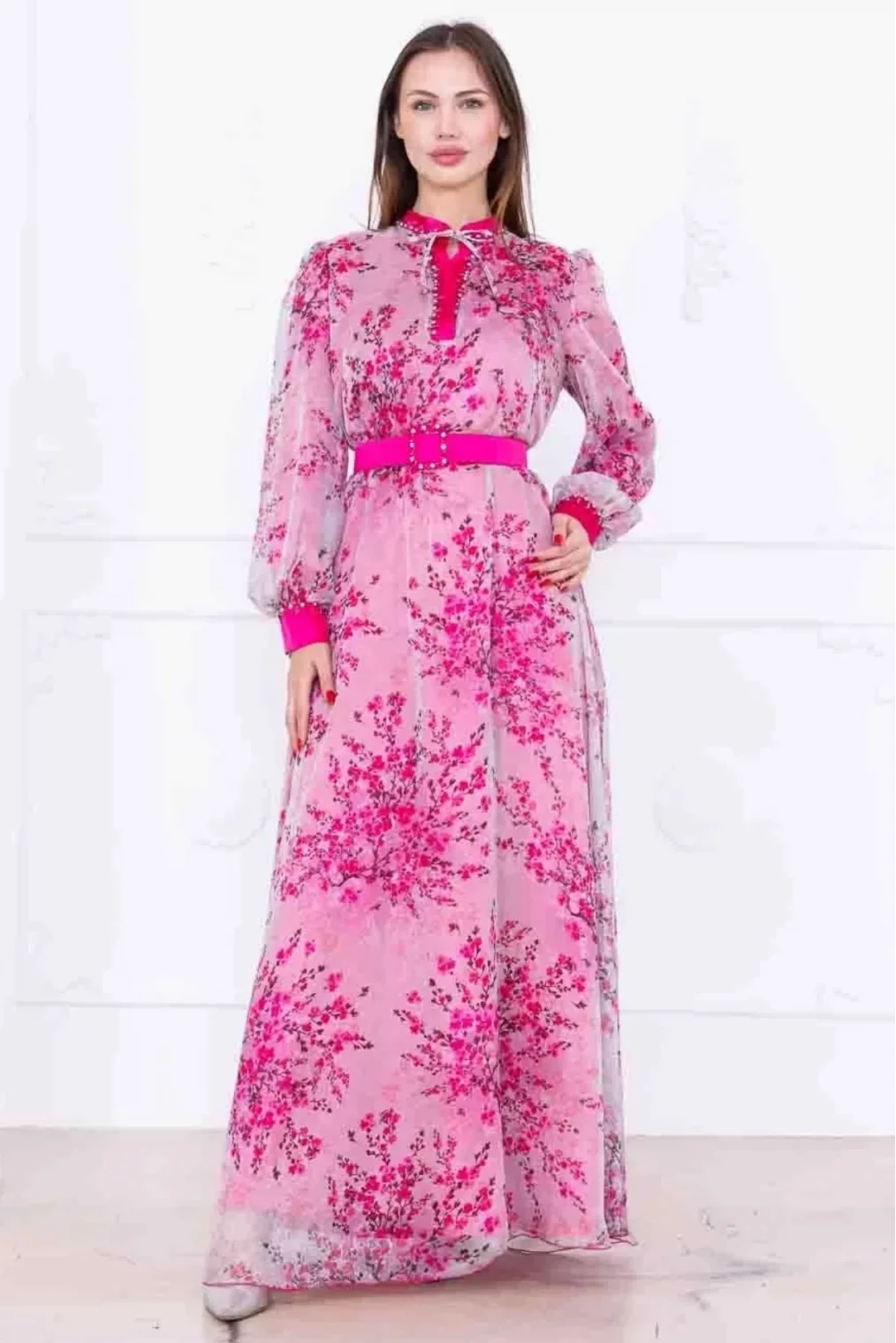 Yaka Bağlama Detaylı Boncuk İşlemeli Şifon Elbise 2735-Fuşya