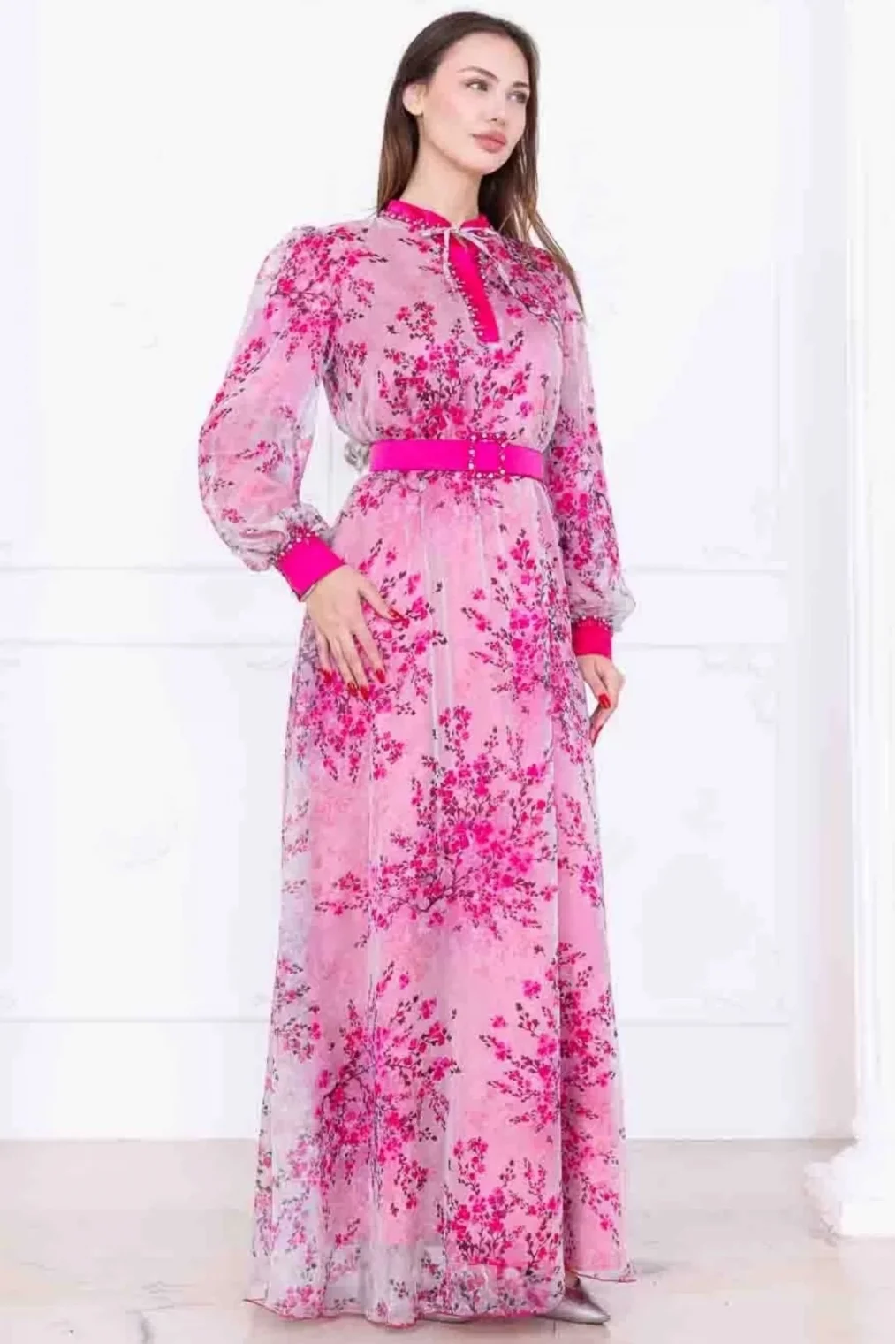 Yaka Bağlama Detaylı Boncuk İşlemeli Şifon Elbise 2735-Fuşya