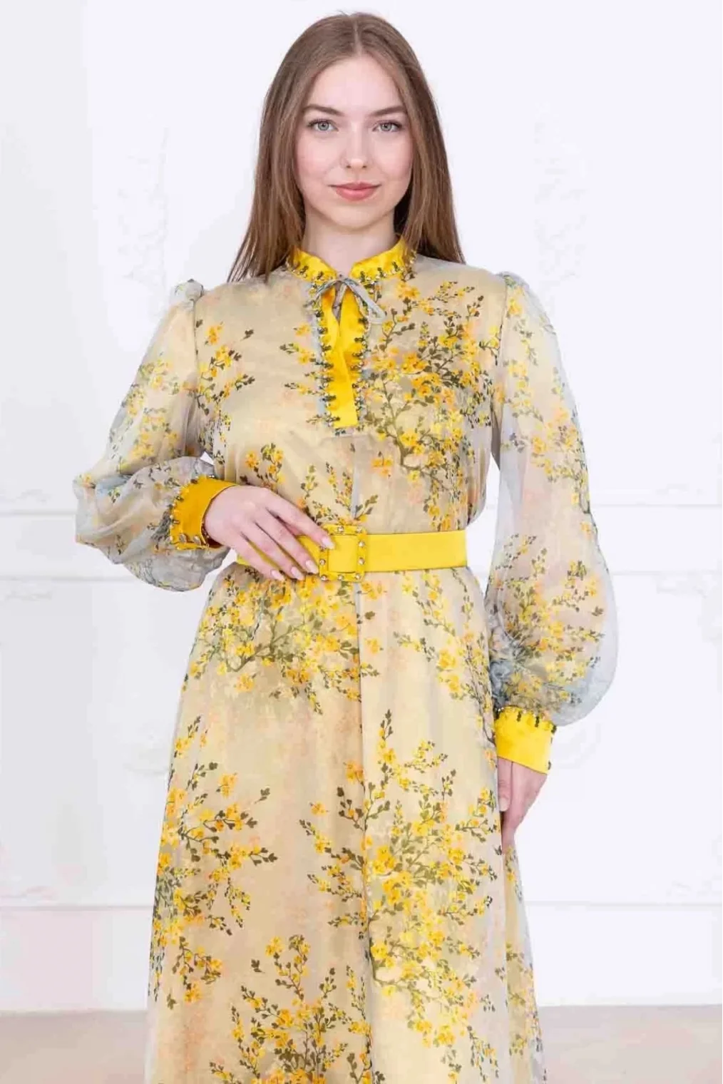 Yaka Bağlama Detaylı Boncuk İşlemeli Şifon Elbise 2735-Sarı