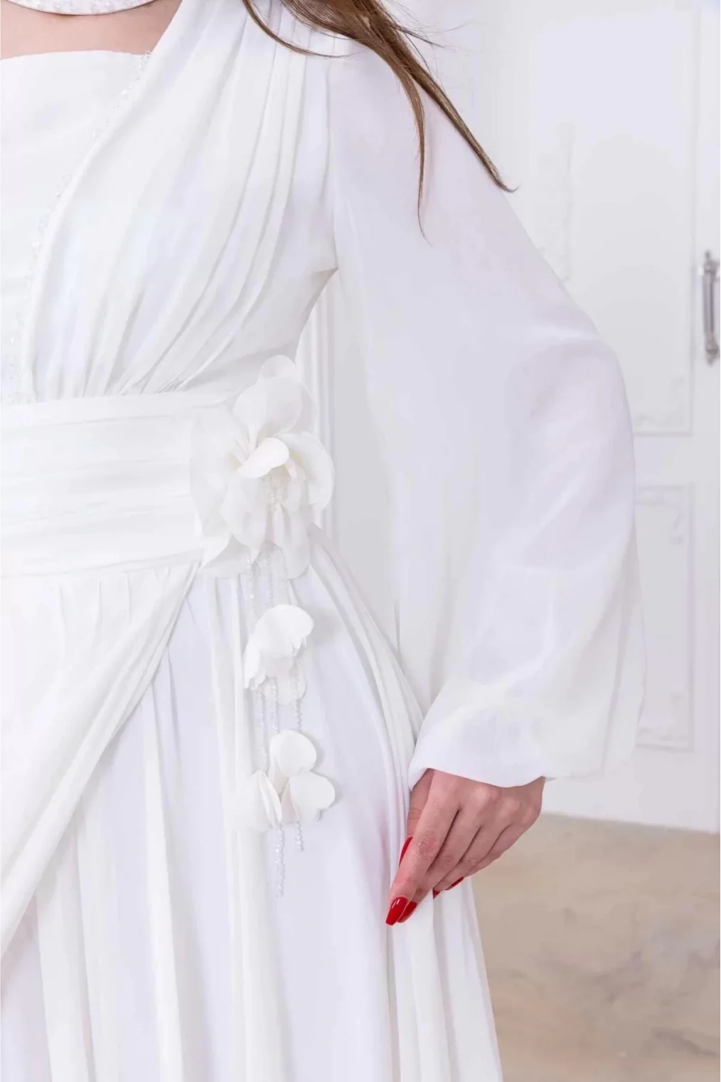 Yaka ve Çiçek Detaylı Abiye Elbise 2740-Beyaz