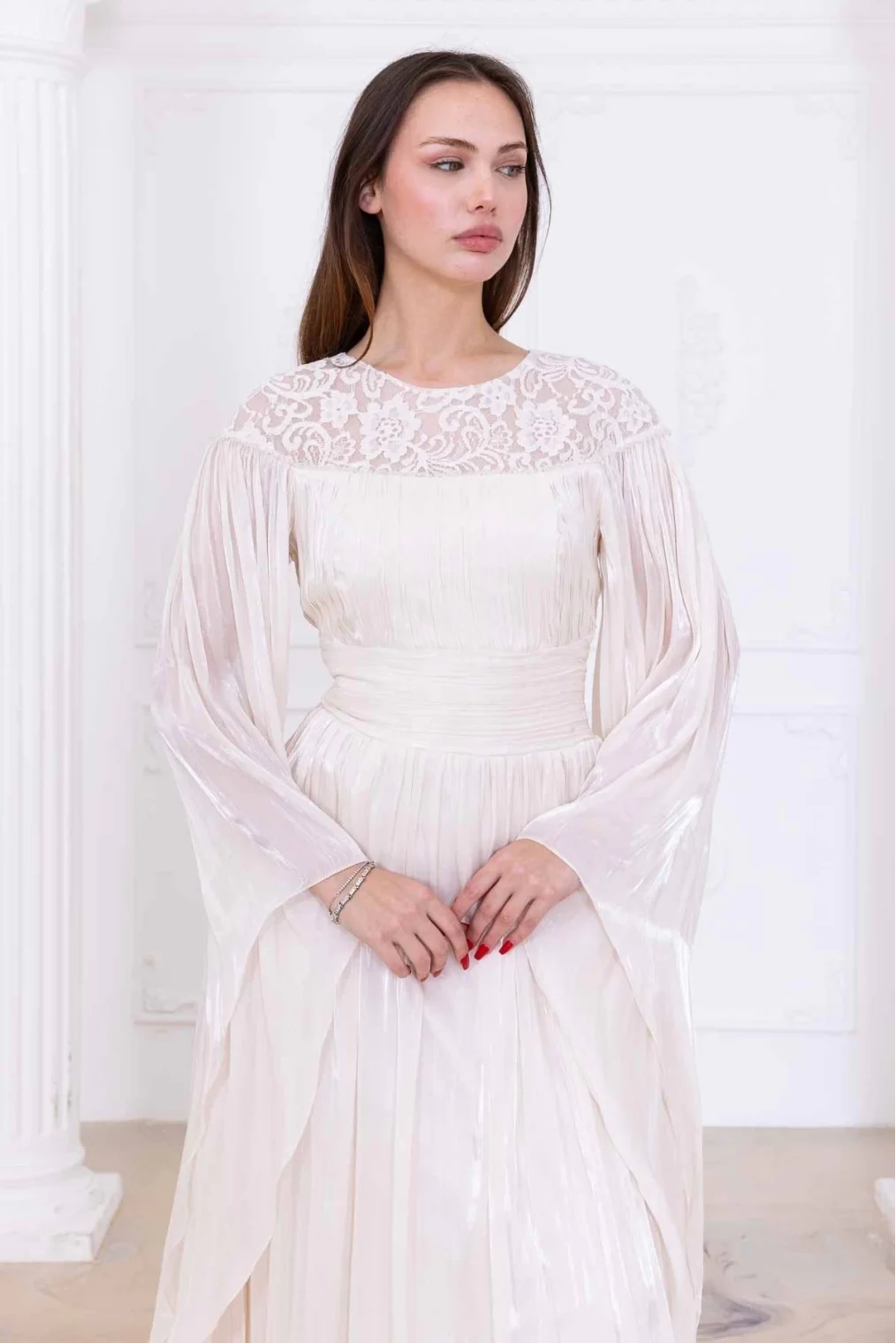 Dantel ve Pelerin Detaylı İşlemeli Abiye Elbise 2762-Bej