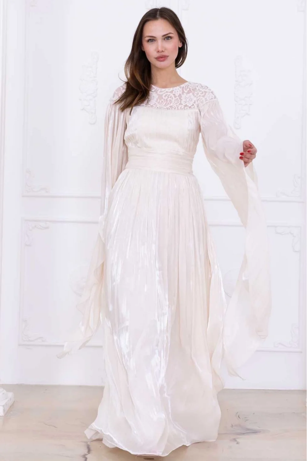 Dantel ve Pelerin Detaylı İşlemeli Abiye Elbise 2762-Bej