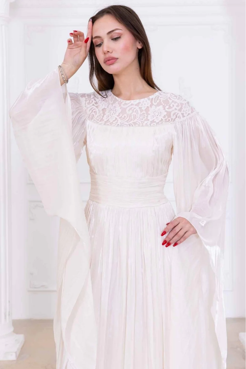 Dantel ve Pelerin Detaylı İşlemeli Abiye Elbise 2762-Bej