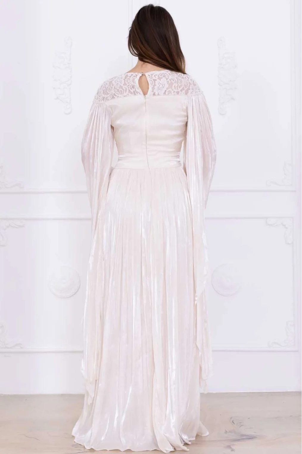 Dantel ve Pelerin Detaylı İşlemeli Abiye Elbise 2762-Bej