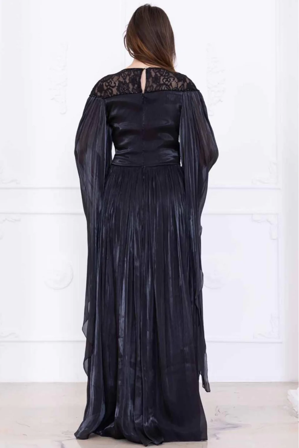 Dantel ve Pelerin Detaylı İşlemeli Abiye Elbise 2762-Siyah