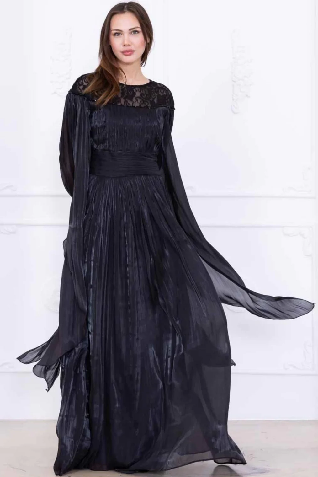 Dantel ve Pelerin Detaylı İşlemeli Abiye Elbise 2762-Siyah