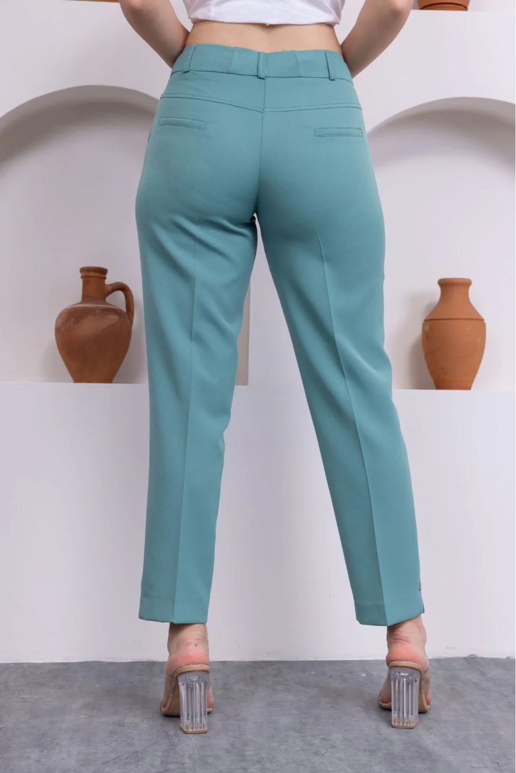 Cep Detaylı Bilek Boy Kadın Kumaş Pantolon 0101-Çağla Yeşili